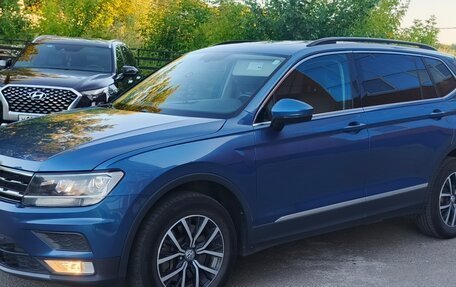 Volkswagen Tiguan II, 2019 год, 2 620 000 рублей, 2 фотография