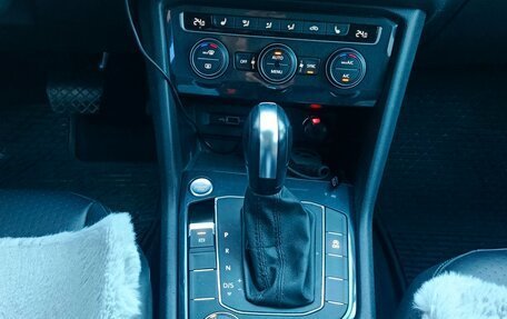 Volkswagen Tiguan II, 2019 год, 2 620 000 рублей, 9 фотография