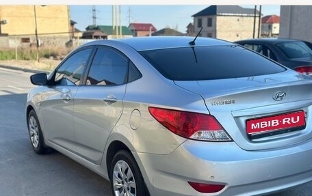 Hyundai Solaris II рестайлинг, 2012 год, 620 000 рублей, 1 фотография