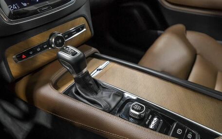 Volvo XC90 II рестайлинг, 2019 год, 4 150 000 рублей, 17 фотография