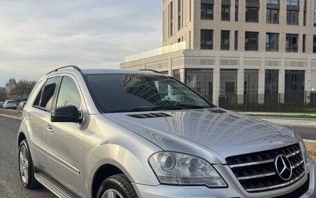 Mercedes-Benz M-Класс, 2010 год, 1 750 000 рублей, 2 фотография