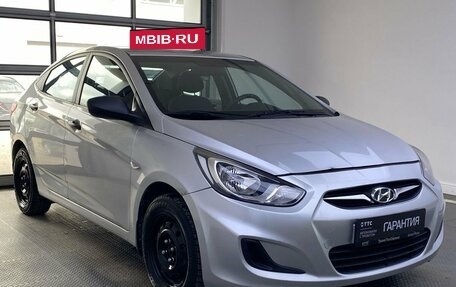 Hyundai Solaris II рестайлинг, 2012 год, 910 000 рублей, 3 фотография