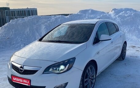 Opel Astra J, 2011 год, 605 000 рублей, 1 фотография