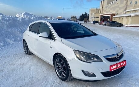 Opel Astra J, 2011 год, 605 000 рублей, 3 фотография