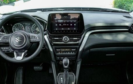 Suzuki Grand Vitara, 2023 год, 2 180 000 рублей, 10 фотография