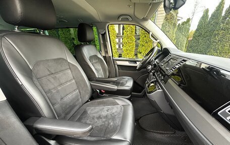 Volkswagen Multivan T6 рестайлинг, 2019 год, 5 100 000 рублей, 10 фотография