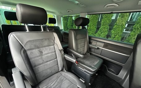 Volkswagen Multivan T6 рестайлинг, 2019 год, 5 100 000 рублей, 18 фотография