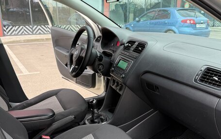 Volkswagen Polo VI (EU Market), 2012 год, 750 000 рублей, 15 фотография