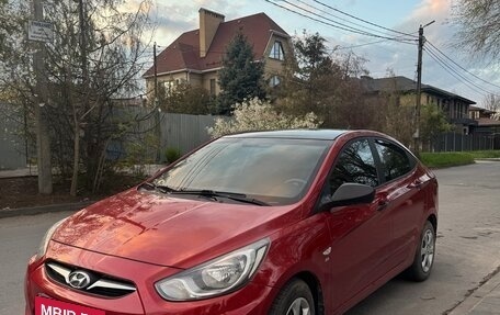 Hyundai Solaris II рестайлинг, 2013 год, 1 060 000 рублей, 2 фотография