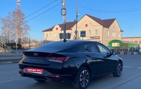 Hyundai Elantra, 2021 год, 1 850 000 рублей, 2 фотография