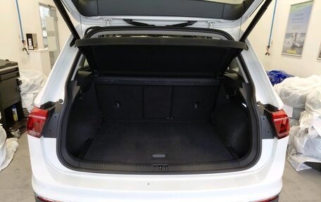 Volkswagen Tiguan II, 2021 год, 2 750 000 рублей, 11 фотография