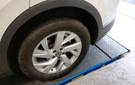 Volkswagen Tiguan II, 2021 год, 2 750 000 рублей, 16 фотография