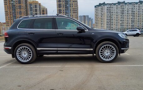 Volkswagen Touareg III, 2016 год, 3 333 000 рублей, 2 фотография
