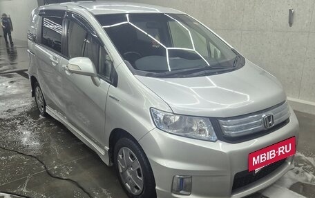 Honda Freed I, 2013 год, 1 200 000 рублей, 2 фотография