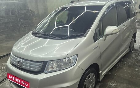 Honda Freed I, 2013 год, 1 200 000 рублей, 3 фотография