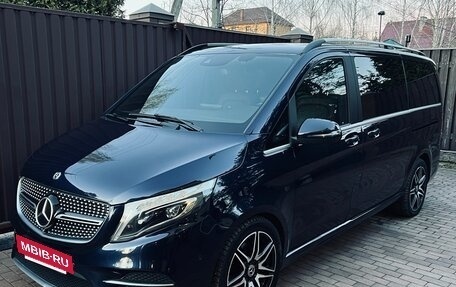 Mercedes-Benz V-Класс, 2018 год, 6 000 000 рублей, 2 фотография