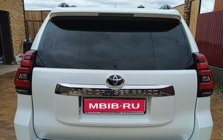 Toyota Land Cruiser Prado 150 рестайлинг 2, 2019 год, 5 500 000 рублей, 1 фотография