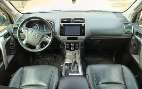 Toyota Land Cruiser Prado 150 рестайлинг 2, 2019 год, 5 500 000 рублей, 8 фотография