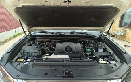 Toyota Land Cruiser Prado 150 рестайлинг 2, 2019 год, 5 500 000 рублей, 6 фотография