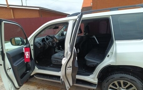 Toyota Land Cruiser Prado 150 рестайлинг 2, 2019 год, 5 500 000 рублей, 3 фотография