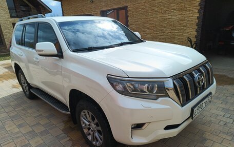 Toyota Land Cruiser Prado 150 рестайлинг 2, 2019 год, 5 500 000 рублей, 17 фотография
