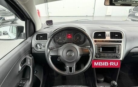 Volkswagen Polo VI (EU Market), 2013 год, 900 000 рублей, 17 фотография