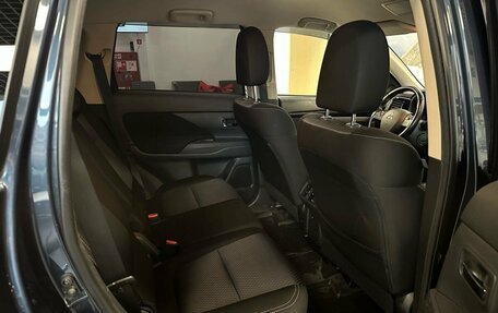 Mitsubishi Outlander III рестайлинг 3, 2019 год, 1 699 000 рублей, 6 фотография