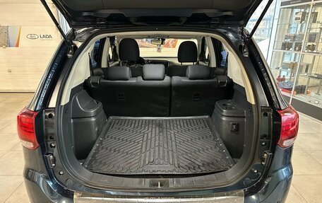 Mitsubishi Outlander III рестайлинг 3, 2019 год, 1 699 000 рублей, 13 фотография