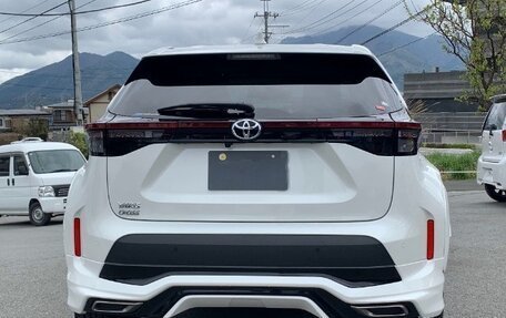 Toyota Yaris Cross, 2022 год, 1 489 000 рублей, 6 фотография