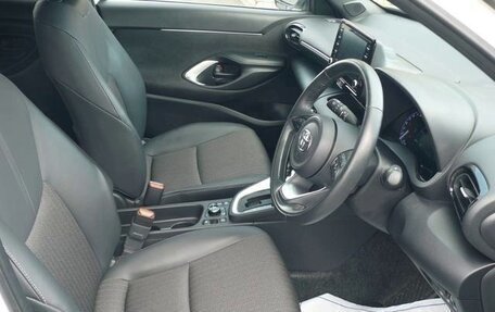 Toyota Yaris Cross, 2022 год, 1 489 000 рублей, 10 фотография