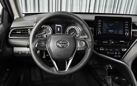 Toyota Camry, 2021 год, 2 650 000 рублей, 13 фотография