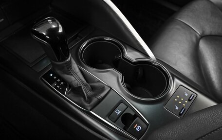 Toyota Camry, 2021 год, 2 650 000 рублей, 12 фотография