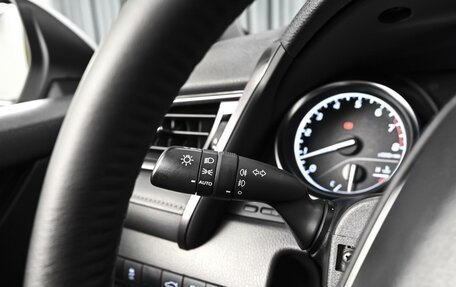 Toyota Camry, 2021 год, 2 650 000 рублей, 16 фотография