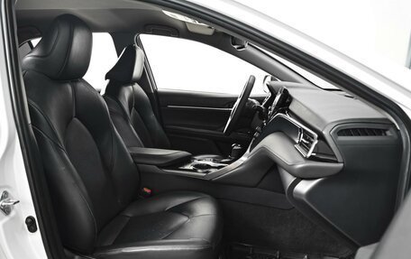 Toyota Camry, 2021 год, 2 650 000 рублей, 8 фотография