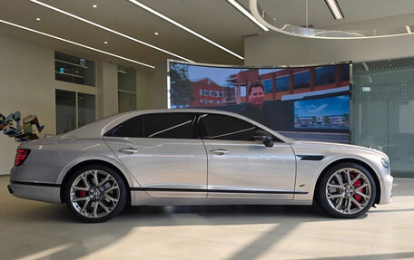 Bentley Flying Spur, 2024 год, 28 443 000 рублей, 3 фотография