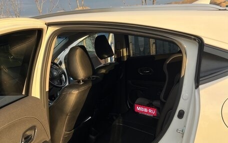 Honda Vezel, 2015 год, 1 650 000 рублей, 9 фотография