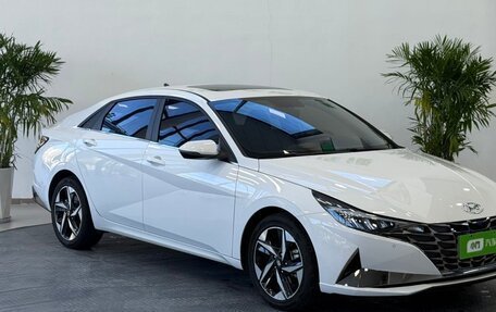 Hyundai Elantra, 2023 год, 1 850 000 рублей, 2 фотография