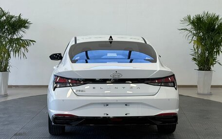 Hyundai Elantra, 2023 год, 1 850 000 рублей, 6 фотография