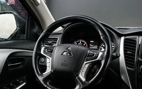 Mitsubishi Pajero Sport III рестайлинг, 2018 год, 3 250 000 рублей, 11 фотография