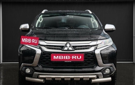 Mitsubishi Pajero Sport III рестайлинг, 2018 год, 3 250 000 рублей, 2 фотография
