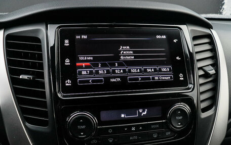 Mitsubishi Pajero Sport III рестайлинг, 2018 год, 3 250 000 рублей, 16 фотография