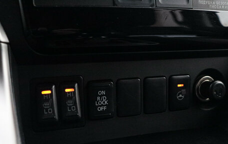 Mitsubishi Pajero Sport III рестайлинг, 2018 год, 3 250 000 рублей, 17 фотография