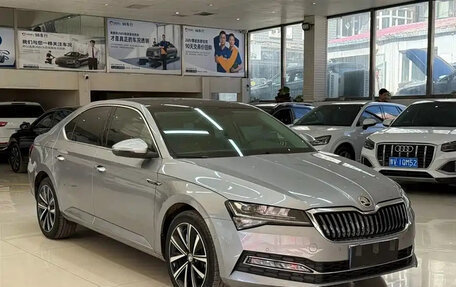 Skoda Superb III рестайлинг, 2022 год, 1 549 069 рублей, 3 фотография