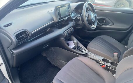 Toyota Yaris, 2020 год, 1 330 000 рублей, 10 фотография