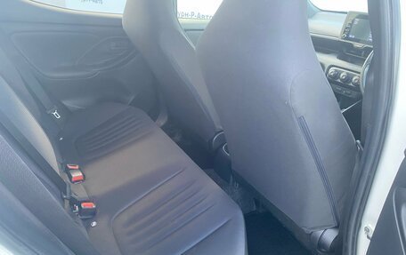 Toyota Yaris, 2020 год, 1 330 000 рублей, 8 фотография