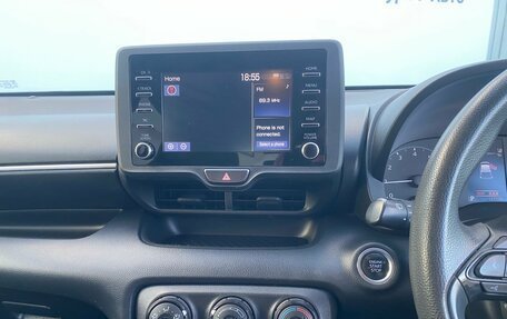 Toyota Yaris, 2020 год, 1 330 000 рублей, 12 фотография