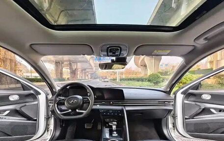 Hyundai Elantra, 2022 год, 1 240 004 рублей, 10 фотография