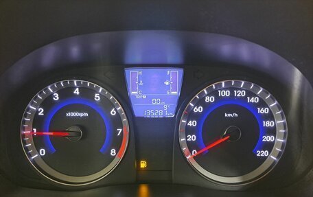 Hyundai Solaris II рестайлинг, 2016 год, 1 050 000 рублей, 13 фотография