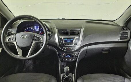 Hyundai Solaris II рестайлинг, 2016 год, 1 050 000 рублей, 14 фотография