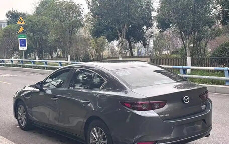 Mazda 3, 2021 год, 1 200 000 рублей, 4 фотография